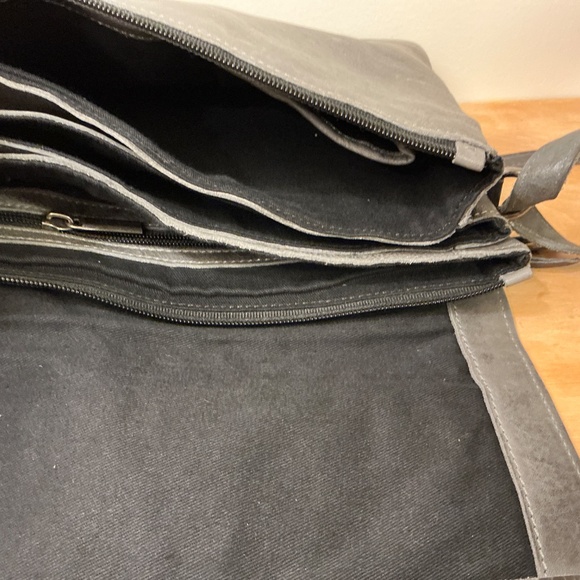 Latico threepouch purse - Picture 5 of 5